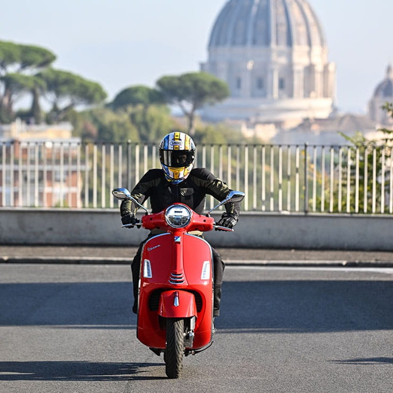 2023 Vespa GTS 300 Review Price Spec_25