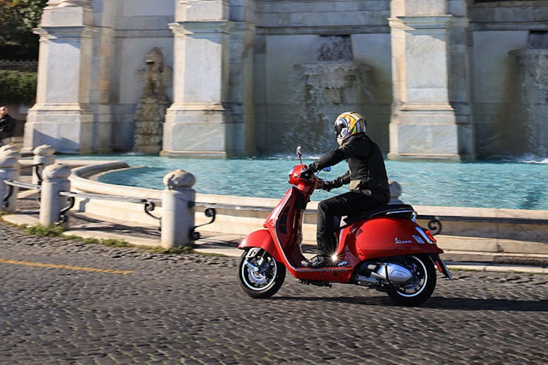 2023 Vespa GTS 300 Review Price Spec_26