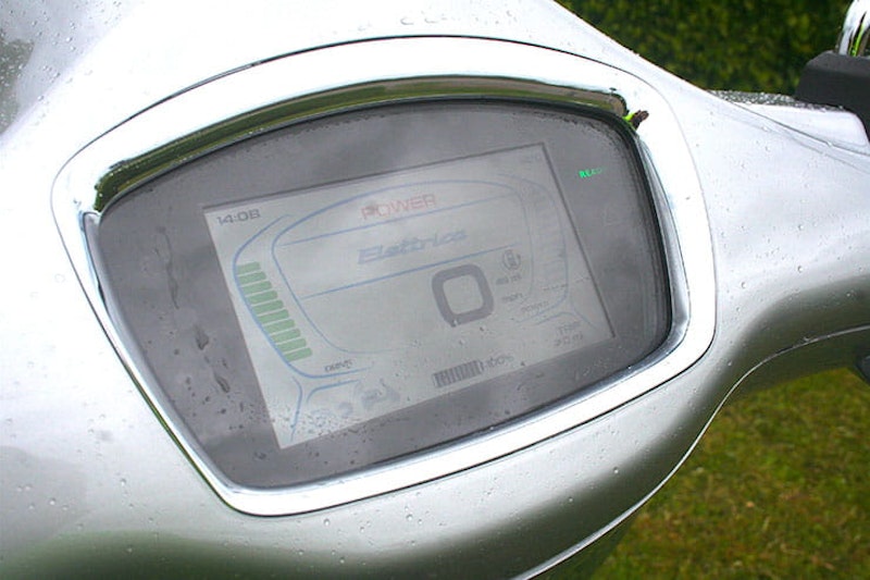 Vespa Elettrica 2021 Review Price Spec_09
