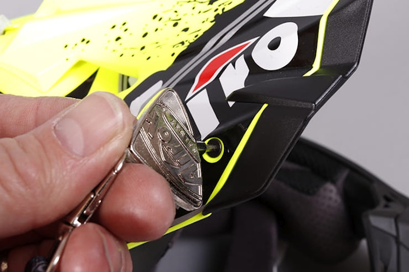 Airoh Aviator 2.2 MX lid review