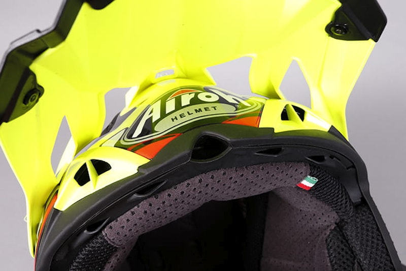 Airoh Aviator 2.2 MX lid review