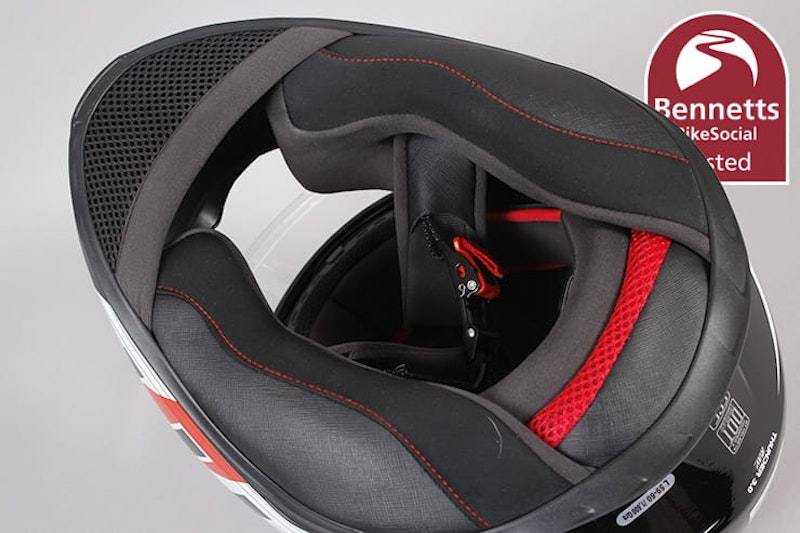 MT Thunder 3 motorcycle helmet review_15