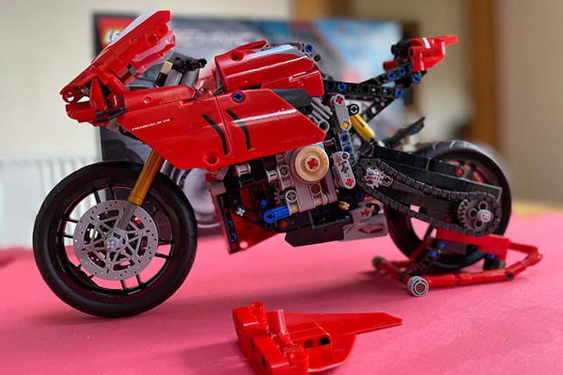 £55 for 646-pieces that come together to represent the £35k sportsbike seems good value. Here’s how the build went, with video