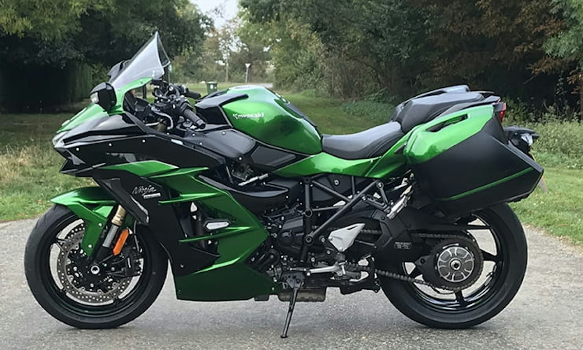 Blog: Man v supercharger. Kawasaki's H2SX SE tested