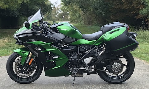 Blog: Man v supercharger. Kawasaki's H2SX SE tested