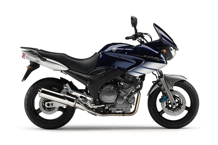 2002 Yamaha TDM900 Review Used Price Spec_08