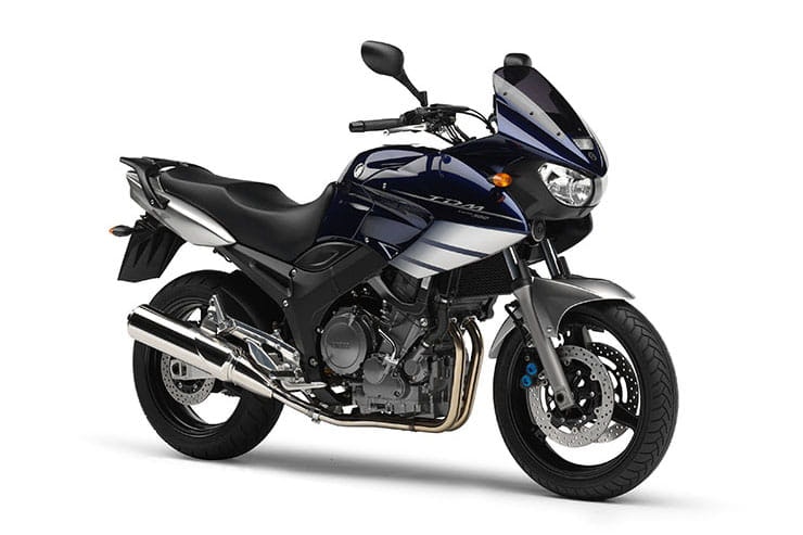 2002 Yamaha TDM900 Review Used Price Spec_10