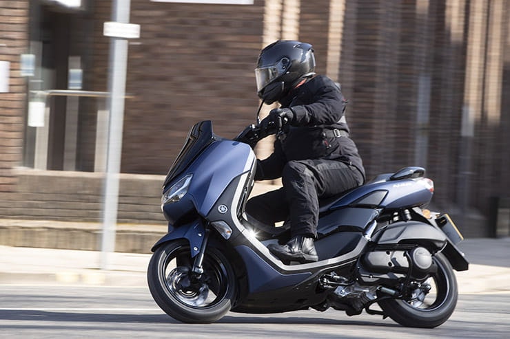 2021 Yamaha NMAX 125 Review Price Spec (62)