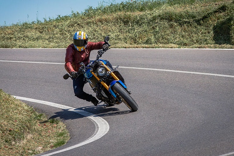 2022 Yamaha XSR900 Review Price Spec_14
