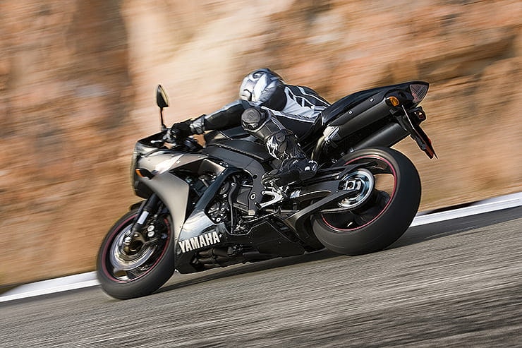 Yamaha YZF-R1 2004 Review Used Price Spec_03