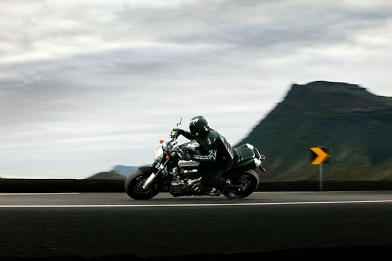 Yamaha MT-01 2005 2010 Review Used Price Spec_08
