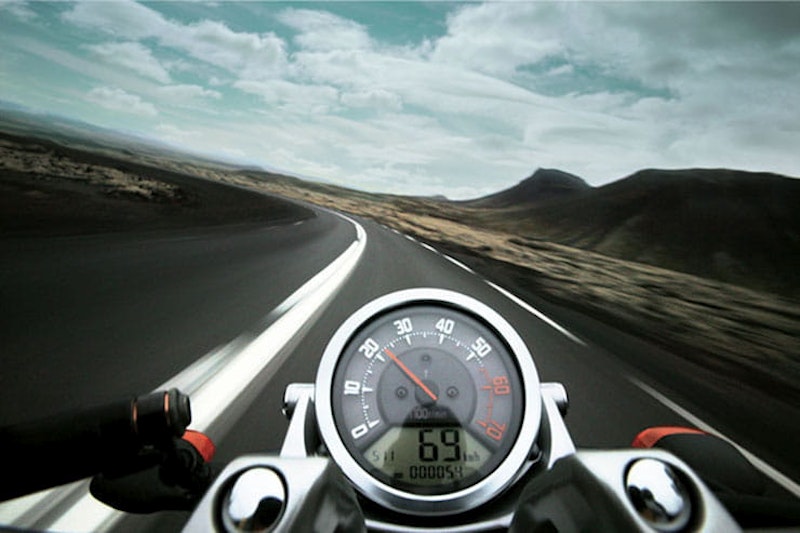 Yamaha MT-01 2005 2010 Review Used Price Spec_09