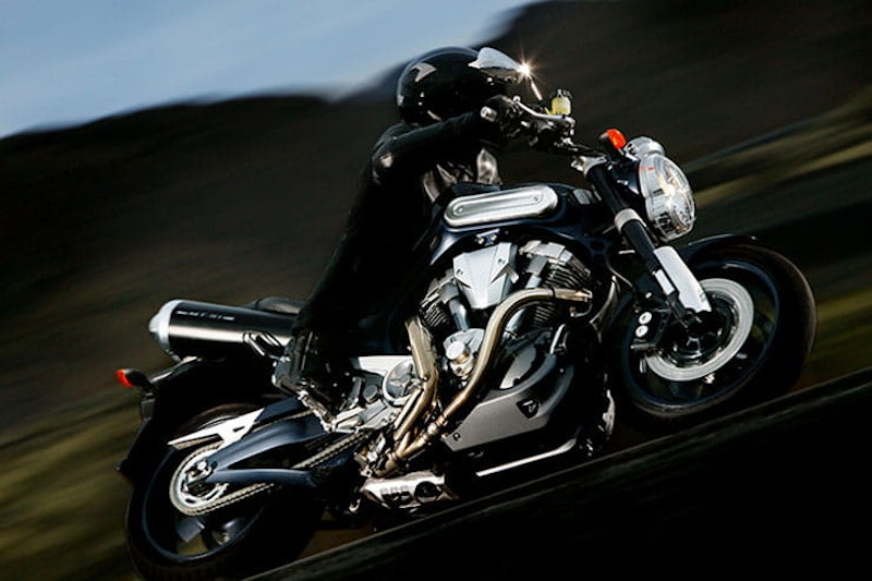 Yamaha MT-01 2005 2010 Review Used Price Spec_10