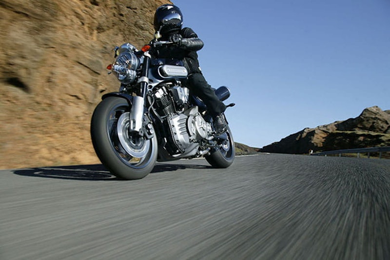 Yamaha MT-01 2005 2010 Review Used Price Spec_05