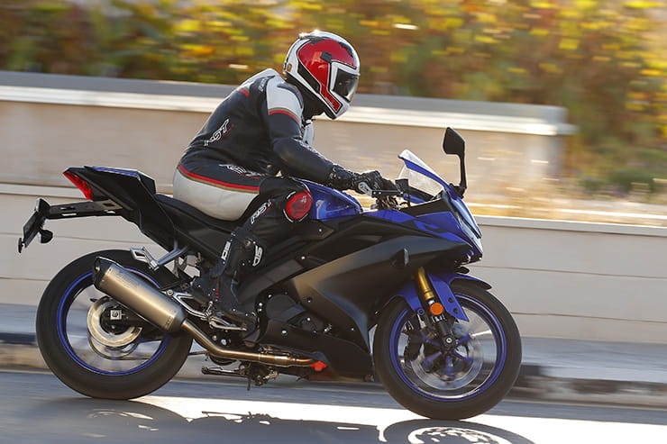 Yamaha YZF-R125 Review Top Speed