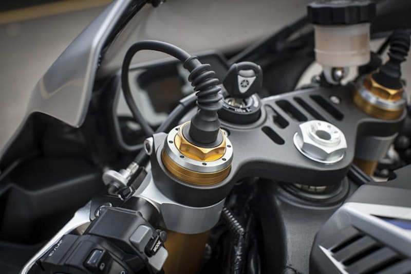 Yamaha R1M Semi Active Ohlins Suspension