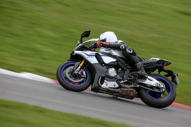 Yamaha R1M Kane Dalton on track