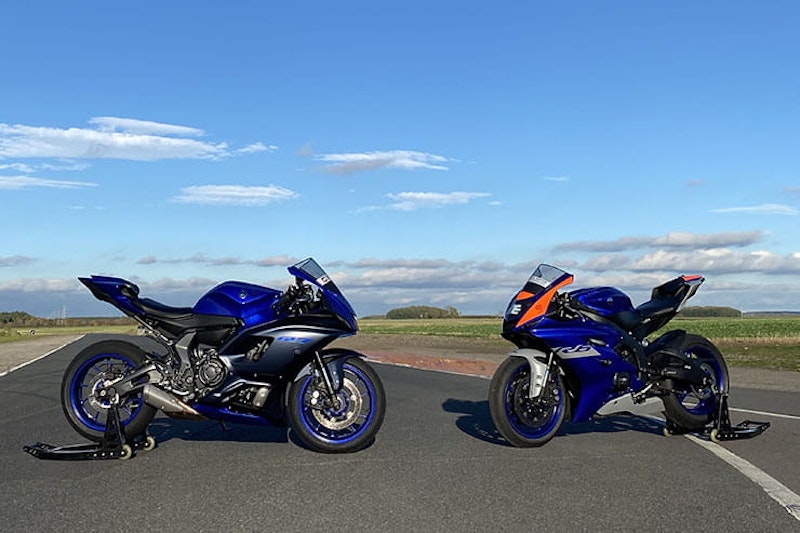 2021 Yamaha R7 vs Yamaha R6 Review Race Track_00