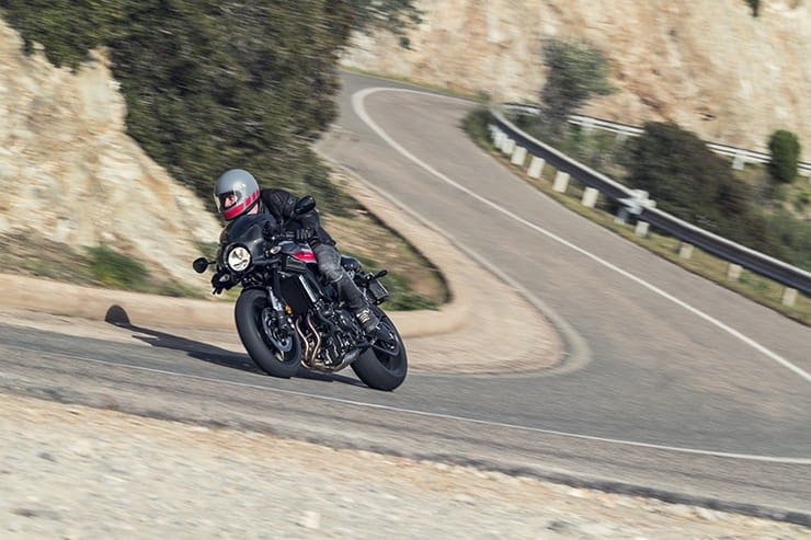 Yamaha XSR900 Abarth 2017 Review Used Guide_03