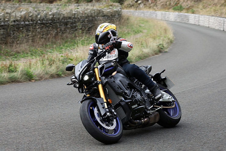 2022 Yamaha MT-10 SP Review Price Spec_78