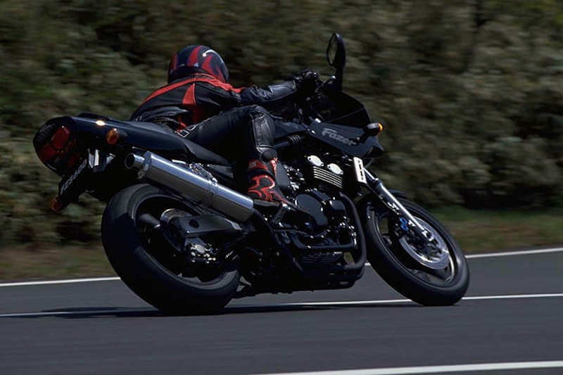 Yamaha FZS600 1998 - 2003 Review Used Guide (2)