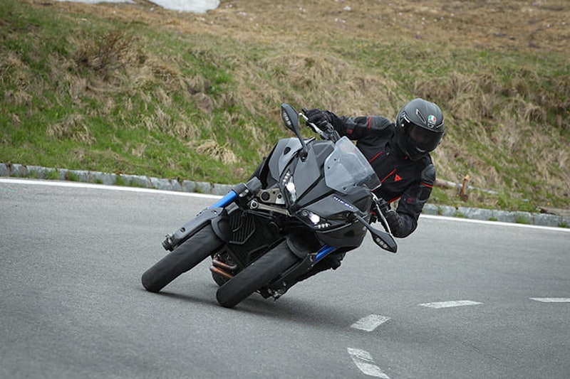 Yamaha NIKEN BikeSocial Review