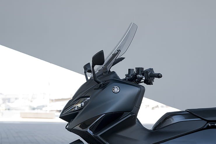 Yamaha TMAX Tech Max 2022 Review