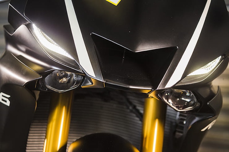 The mean eyes from the R1 are back on the R6