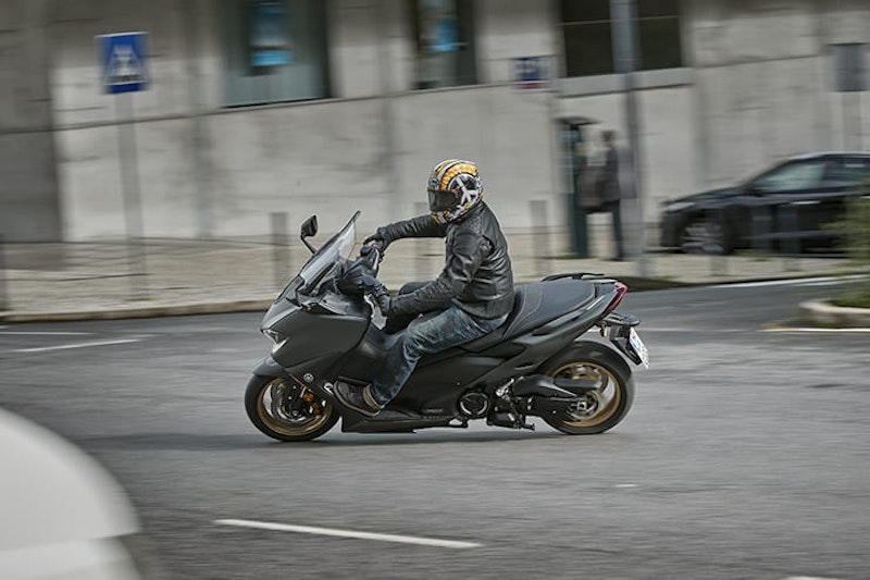 Yamaha TMAX (2020) - We ride Yamaha