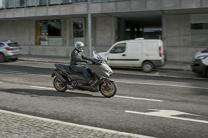 Yamaha TMAX (2020) - We ride Yamaha