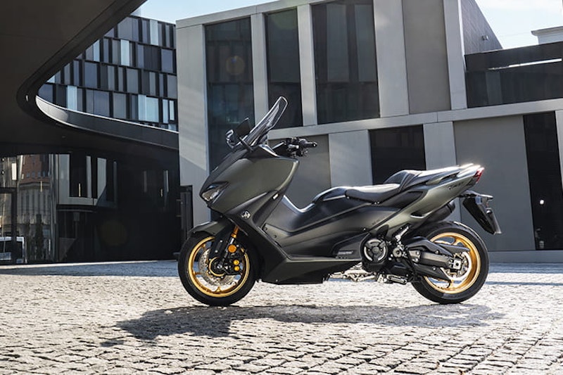Yamaha TMAX (2020) - We ride Yamaha