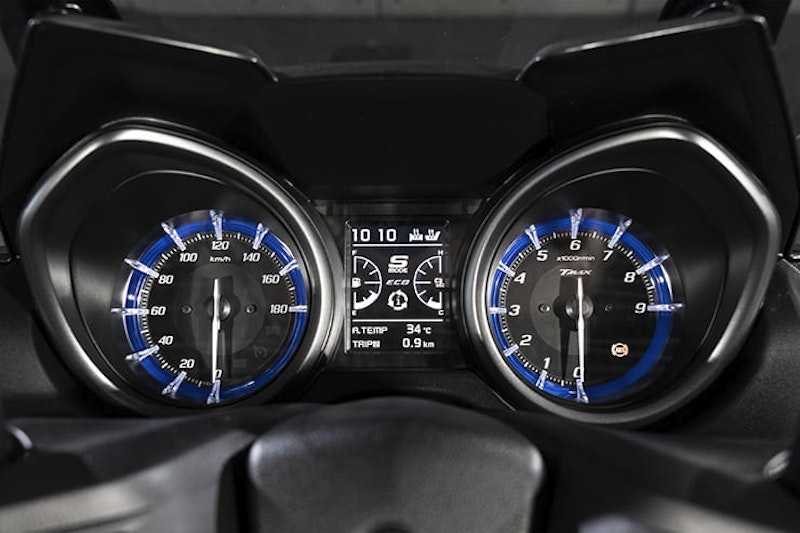 Yamaha TMAX (2020) - We ride Yamaha