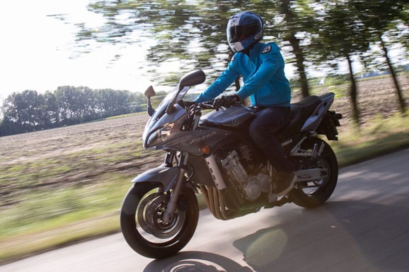 2001 Yamaha FZS1000 Fazer Review Details Used Price Spec_16