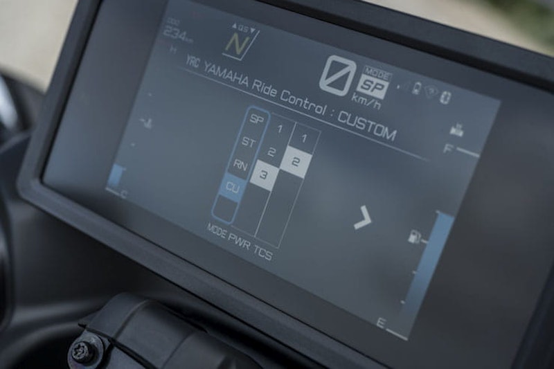 2023 Yamaha Niken GT Review Price Spec_19