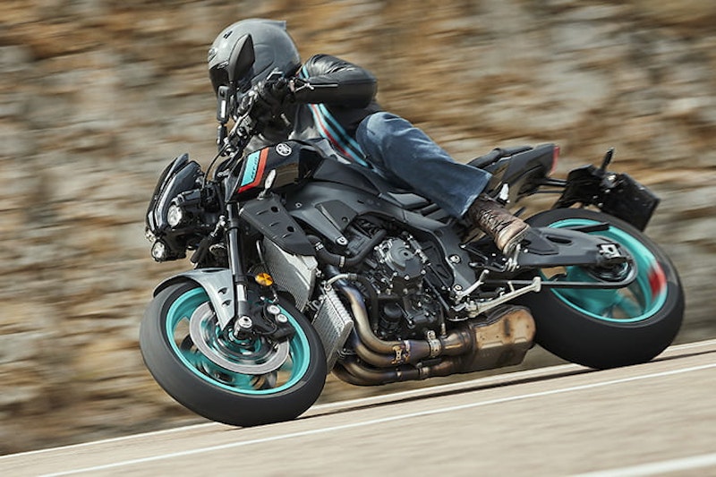 Yamaha MT-10 Review 2022_04