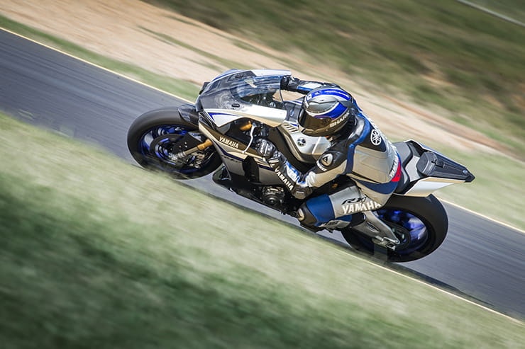 Yamaha YZF-R1M 2015 Review Used Price Spec_03