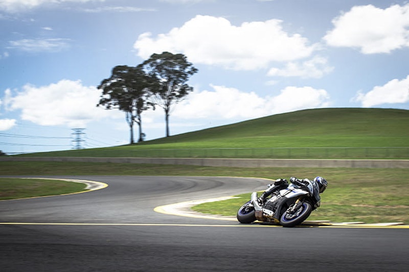 Yamaha YZF-R1M 2015 Review Used Price Spec_13