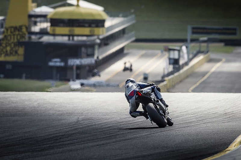 Yamaha YZF-R1M 2015 Review Used Price Spec_04
