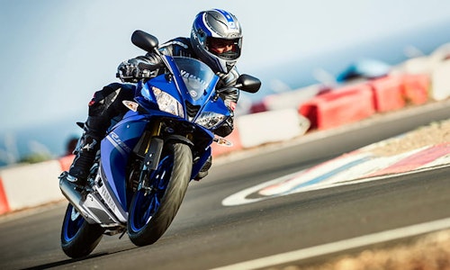 Yamaha YZF-R125 (2008-2018): [ Review & Buying Guide ]