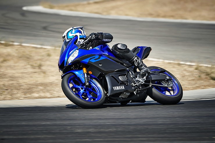 Yamaha YZF-R3 2015 2019 Reviews Price Spec Used_04