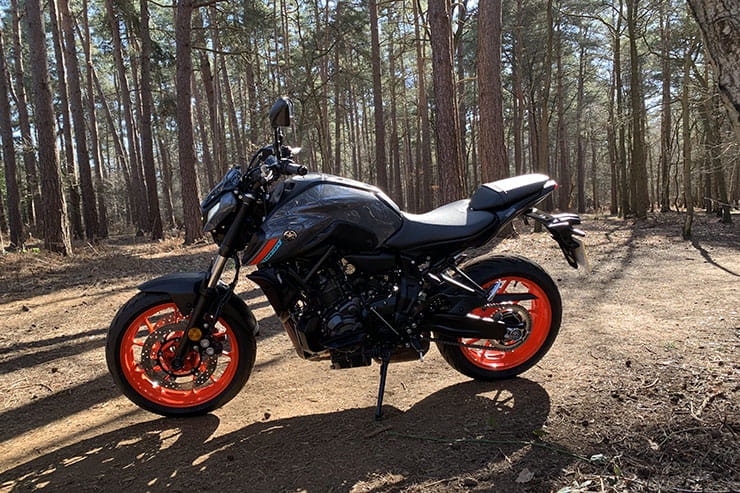 Yamaha MT-07 2021 Review Price Spec_02