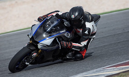 Yamaha YZF-R1M (2018) | First ride & review