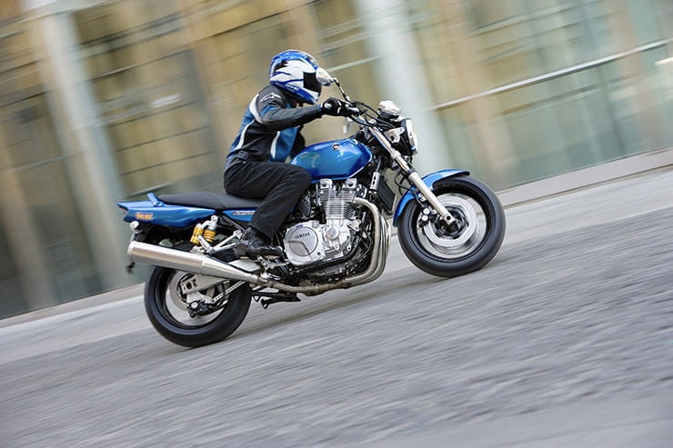 1999 Yamaha XJR1300 Review Used Price_19
