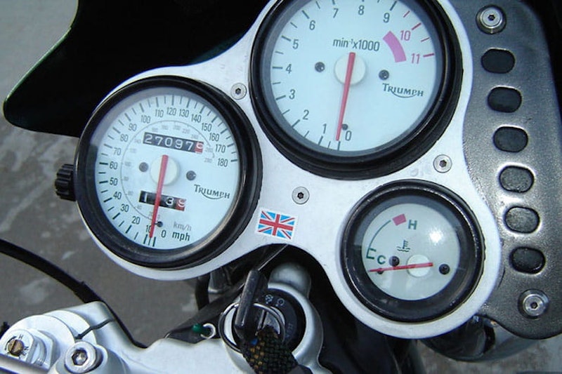 1999 Triumph Speed Triple 955 Review Details Used Price Spec_17