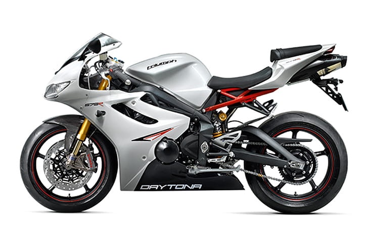 Triumph’s Daytona 675 delivered a hammer blow to the Japanese supersport bikes, demonstrating that sky-high rev limits and frustratingly gutless inline four engines weren’t necessarily a trait of the class through its amazing triple.