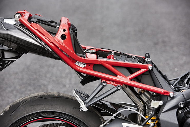 Triumph’s Daytona 675 delivered a hammer blow to the Japanese supersport bikes, demonstrating that sky-high rev limits and frustratingly gutless inline four engines weren’t necessarily a trait of the class through its amazing triple.