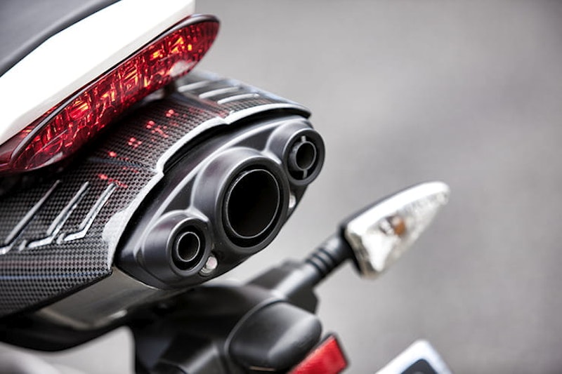 Triumph’s Daytona 675 delivered a hammer blow to the Japanese supersport bikes, demonstrating that sky-high rev limits and frustratingly gutless inline four engines weren’t necessarily a trait of the class through its amazing triple.