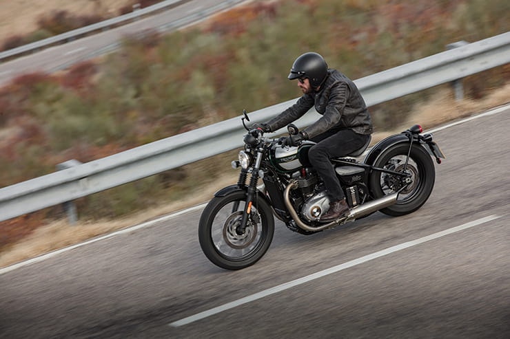 Triumph Bobber 2017 Review Used Price Spec_03