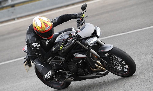 Triumph Street Triple RS (2017) - first ride and review