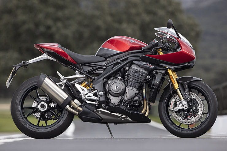 Triumph Speed Triple 1200 RR 2022 Review